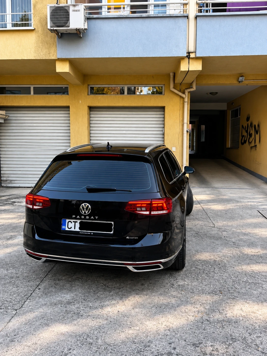 VW Passat 2.0 TDI * CarPlay* NAVI * ГАРАНЦИОНЕН * 4Motion * , снимка 4 - Автомобили и джипове - 56184534