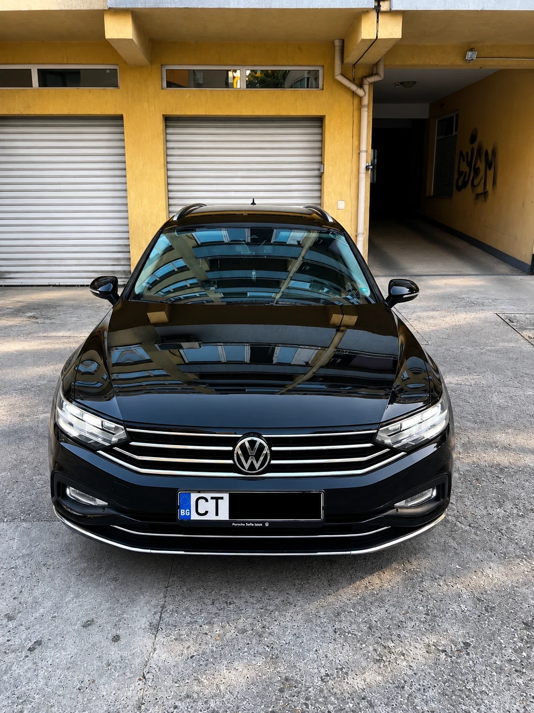 VW Passat 2.0 TDI * CarPlay* NAVI * ГАРАНЦИОНЕН * 4Motion * , снимка 3 - Автомобили и джипове - 56184534