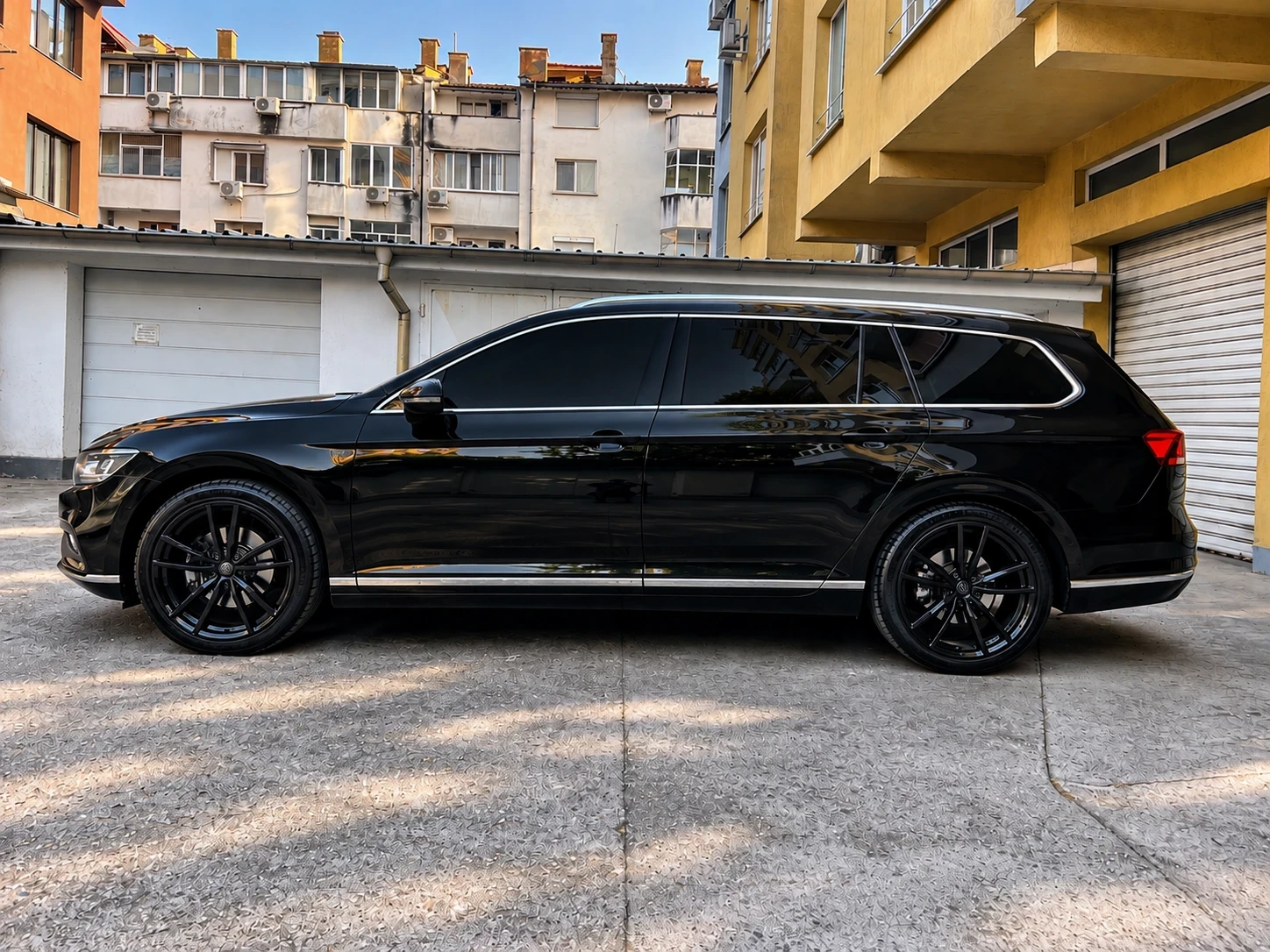 VW Passat 2.0 TDI * CarPlay* NAVI * ГАРАНЦИОНЕН * 4Motion * , снимка 7 - Автомобили и джипове - 56184534
