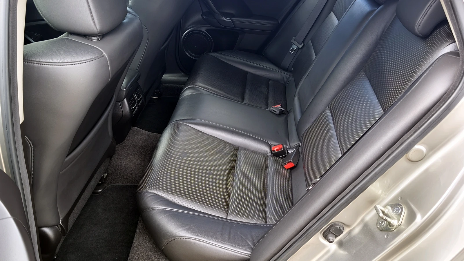 Honda Accord 2.2 i-DTEC Facelift, снимка 14 - Автомобили и джипове - 56211221