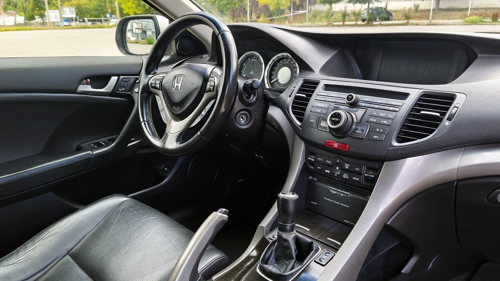 Honda Accord 2.2 i-DTEC Facelift, снимка 11 - Автомобили и джипове - 56211221