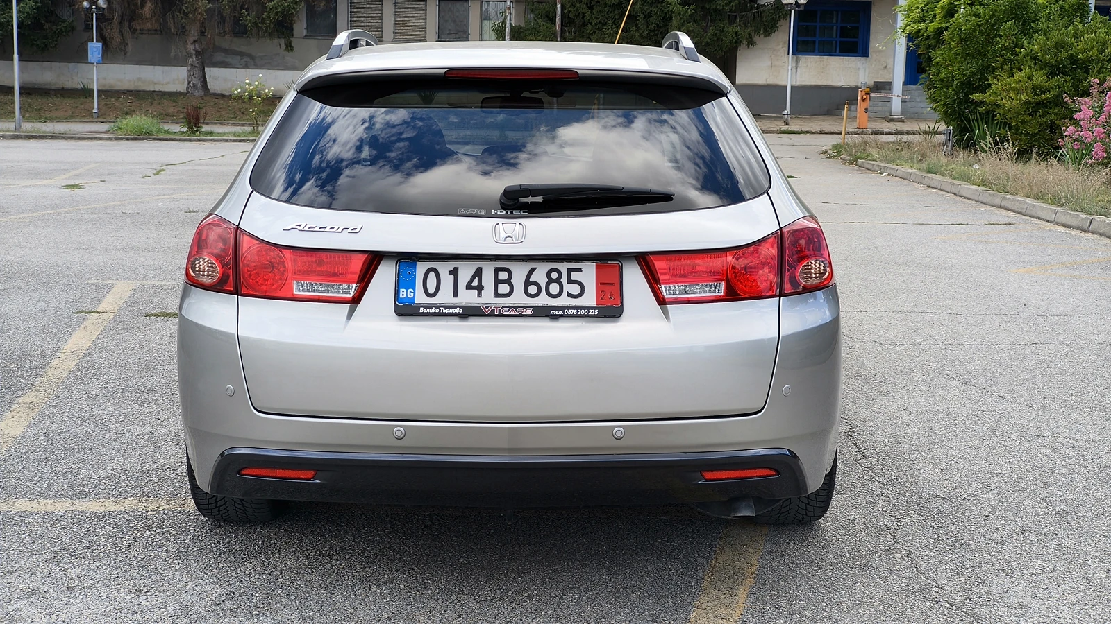 Honda Accord 2.2 i-DTEC Facelift, снимка 4 - Автомобили и джипове - 56211221