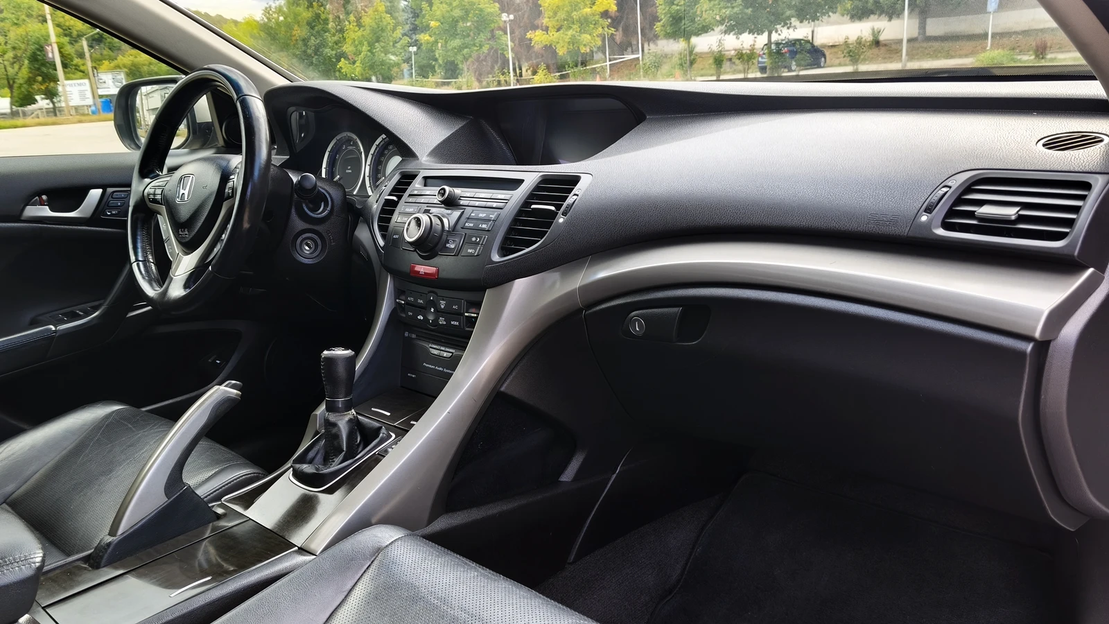 Honda Accord 2.2 i-DTEC Facelift, снимка 10 - Автомобили и джипове - 56211221