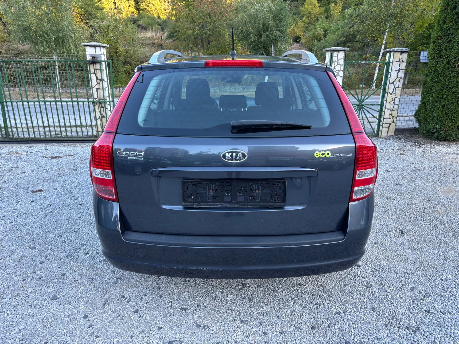 Kia Ceed 1.4 БЕНЗИН РЪЧКА, снимка 6 - Автомобили и джипове - 56360189