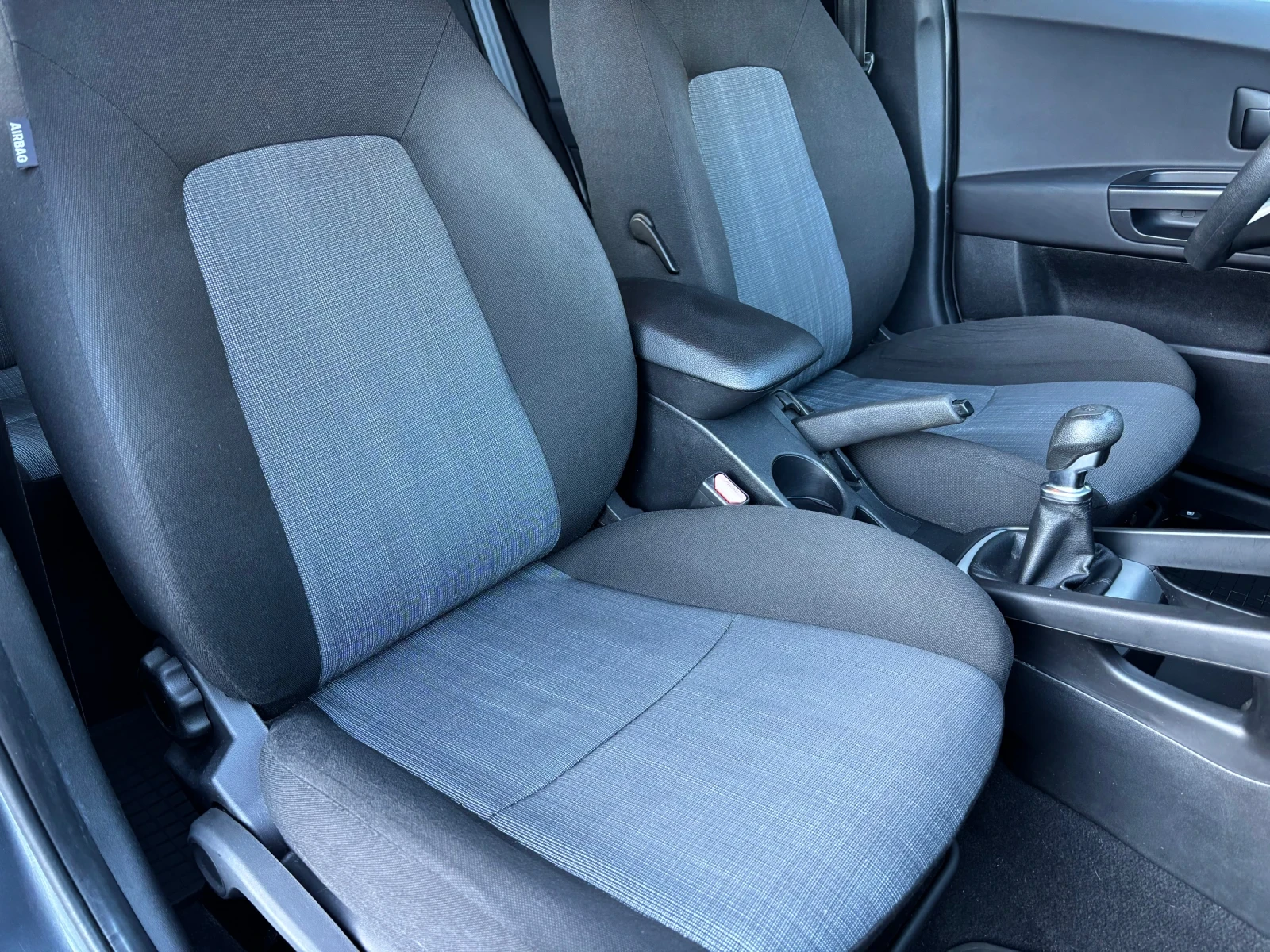 Kia Ceed 1.4 БЕНЗИН РЪЧКА, снимка 12 - Автомобили и джипове - 56360189