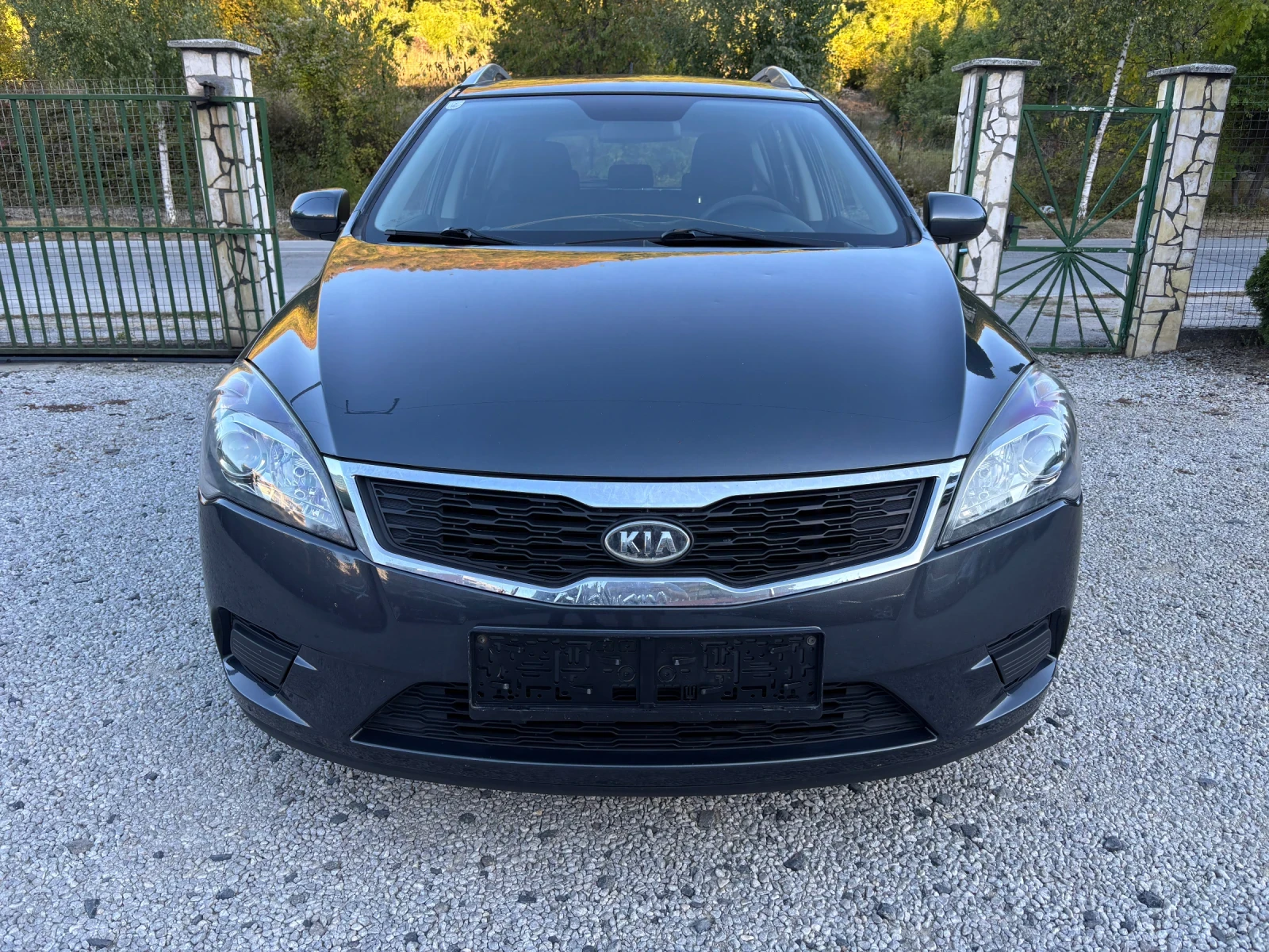 Kia Ceed 1.4 БЕНЗИН РЪЧКА, снимка 3 - Автомобили и джипове - 56360189