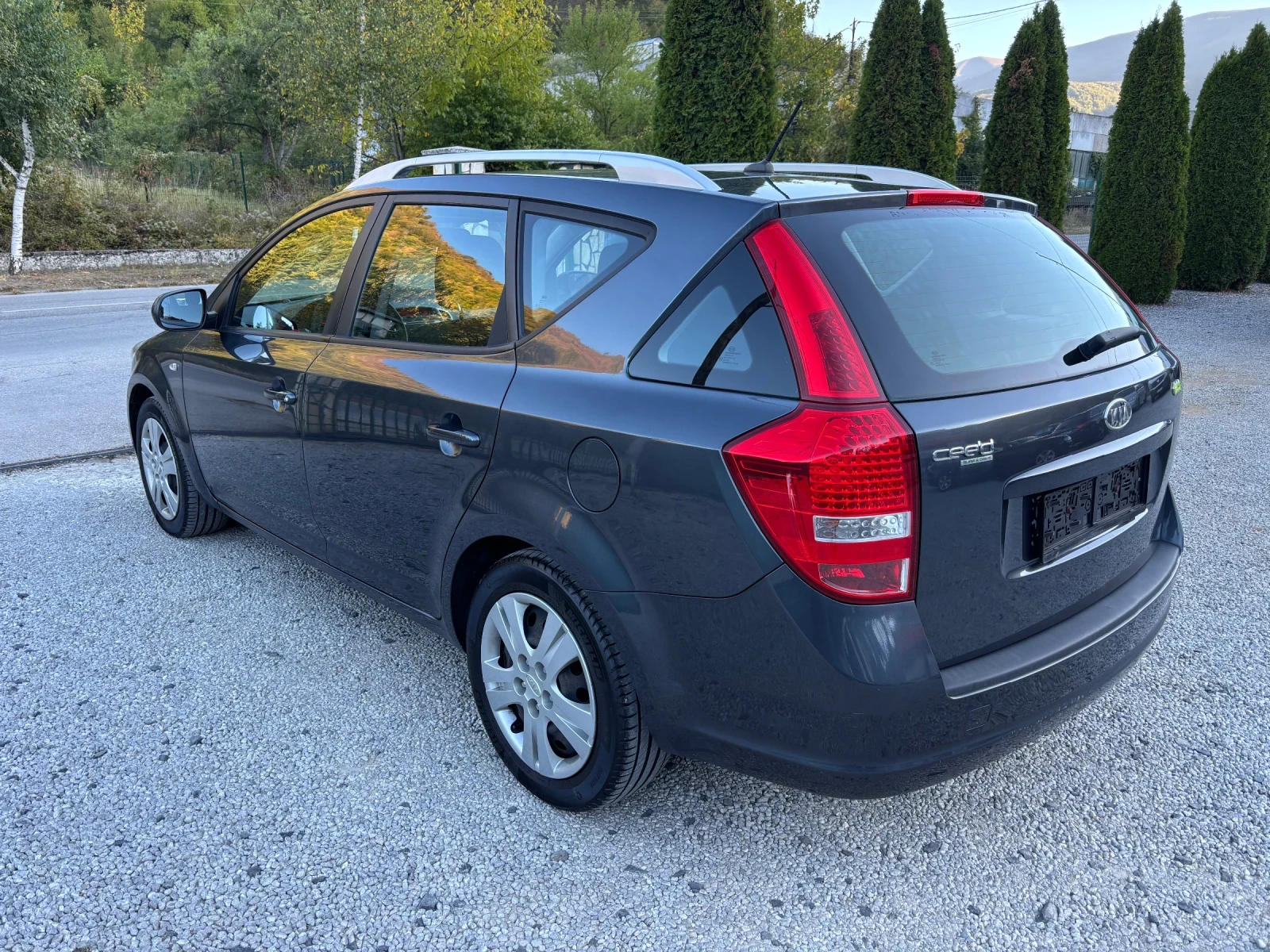 Kia Ceed 1.4 БЕНЗИН РЪЧКА, снимка 5 - Автомобили и джипове - 56360189