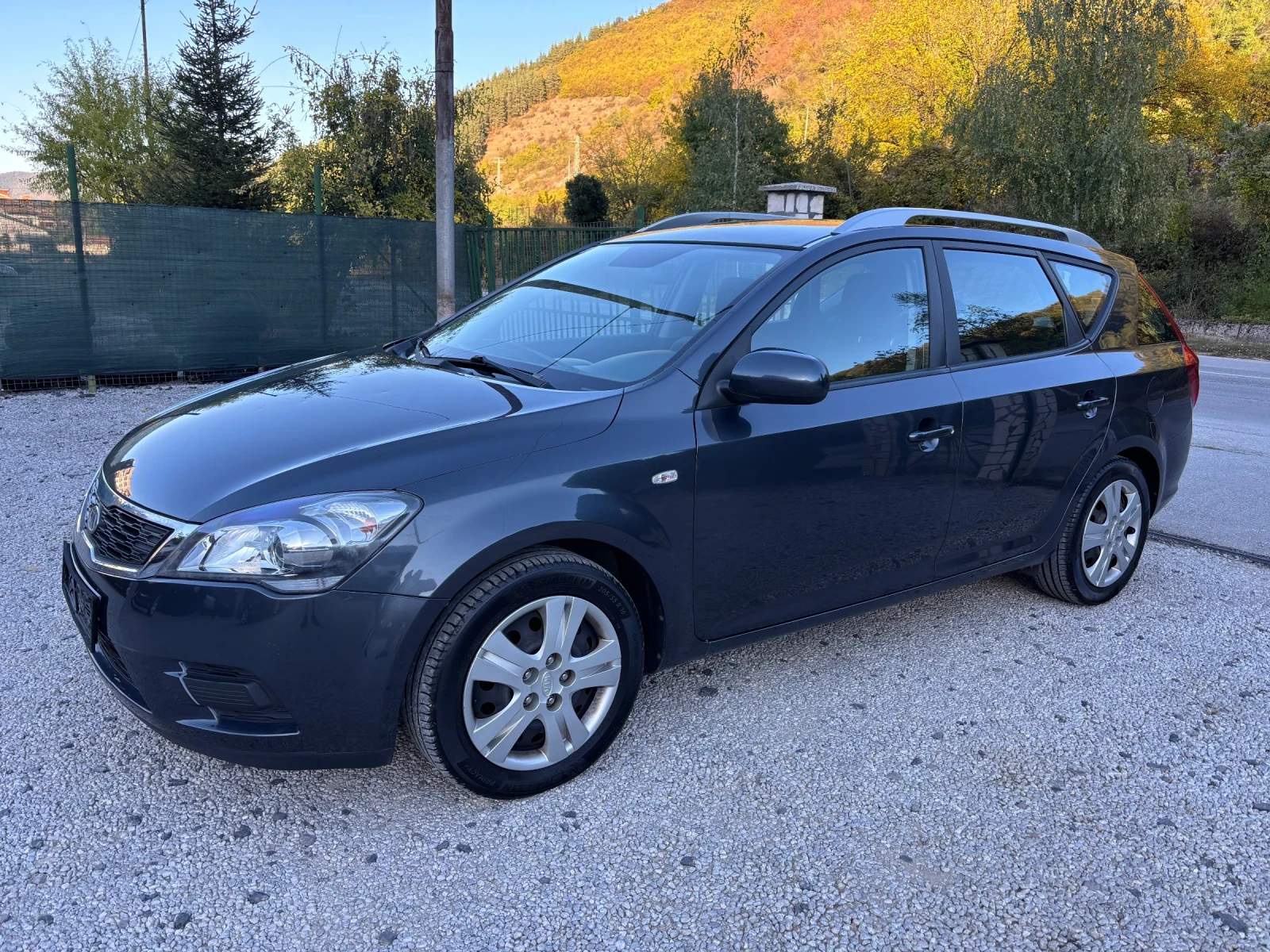 Kia Ceed 1.4 БЕНЗИН РЪЧКА, снимка 2 - Автомобили и джипове - 56360189
