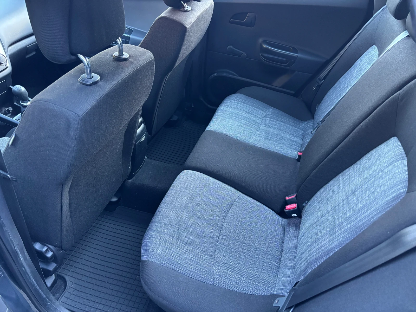 Kia Ceed 1.4 БЕНЗИН РЪЧКА, снимка 10 - Автомобили и джипове - 56360189