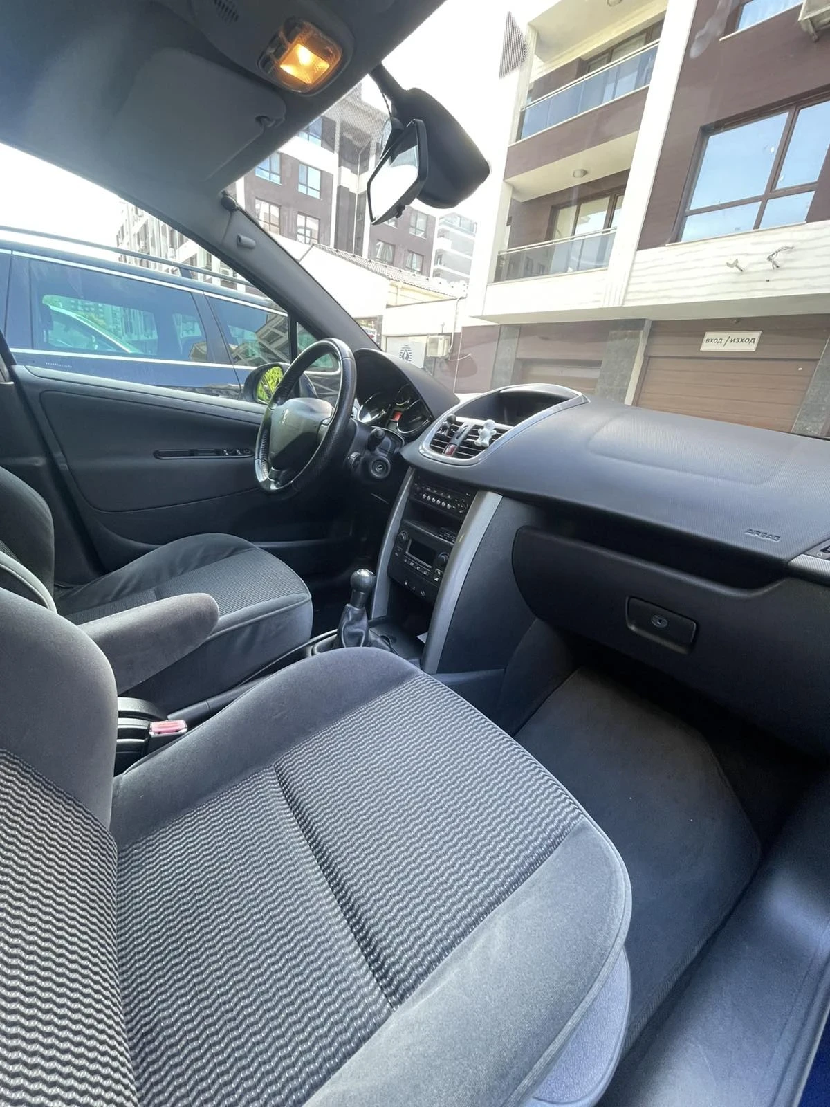 Peugeot 207, снимка 12 - Автомобили и джипове - 56648182