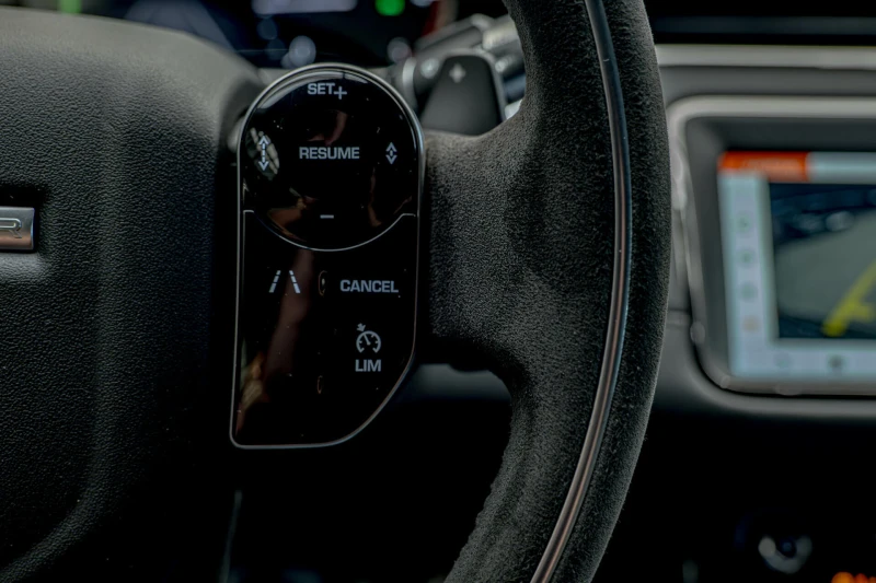 Land Rover Range Rover Evoque P180 R-Dynamic S/Обдухване/Камера 360/Lane Assist, снимка 14 - Автомобили и джипове - 50854887