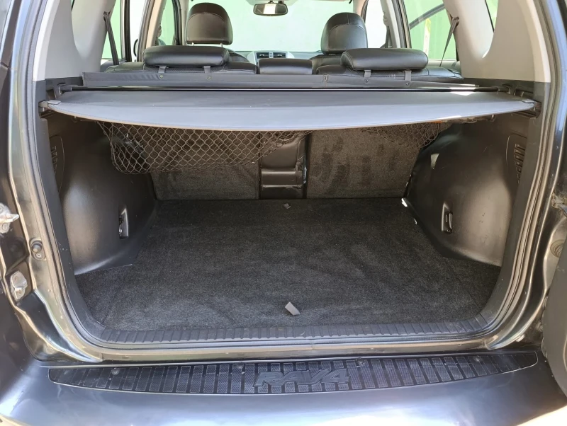 Toyota Rav4 2.2 d4d, снимка 9 - Автомобили и джипове - 52487678
