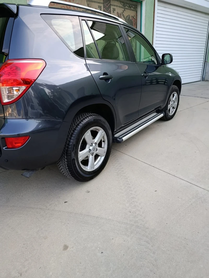 Toyota Rav4 2.2 d4d, снимка 5 - Автомобили и джипове - 52487678