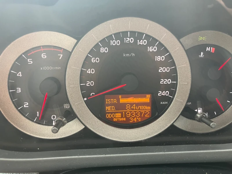 Toyota Rav4 2.2 d4d, снимка 15 - Автомобили и джипове - 52487678