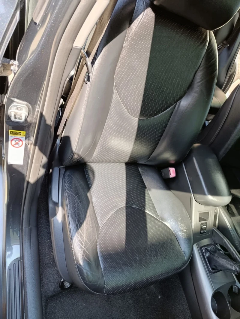 Toyota Rav4 2.2 d4d, снимка 8 - Автомобили и джипове - 52487678