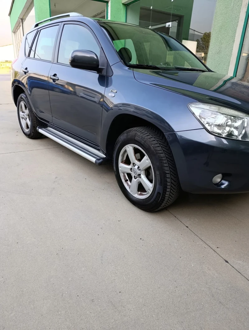 Toyota Rav4 2.2 d4d, снимка 3 - Автомобили и джипове - 52487678