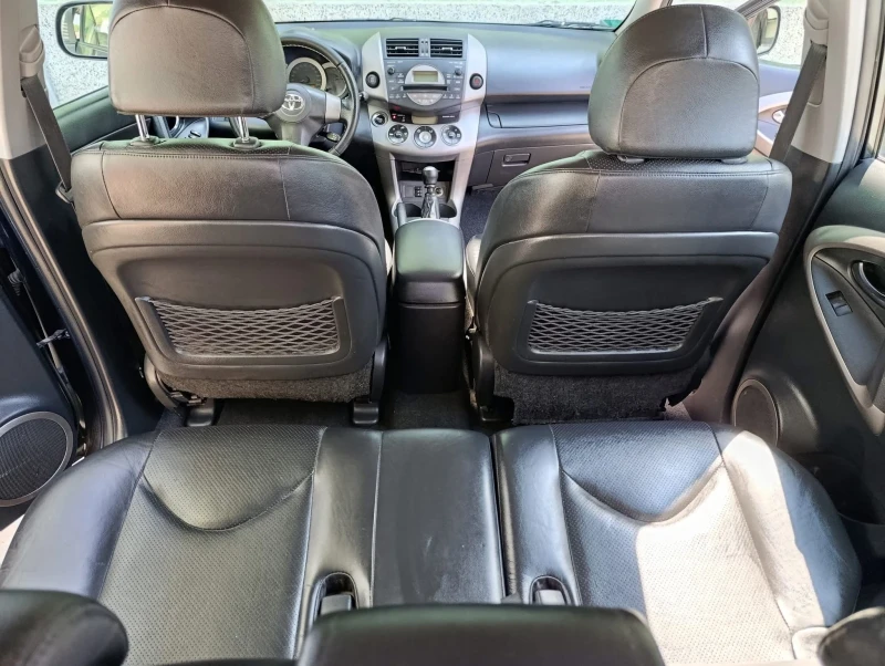 Toyota Rav4 2.2 d4d, снимка 13 - Автомобили и джипове - 52487678