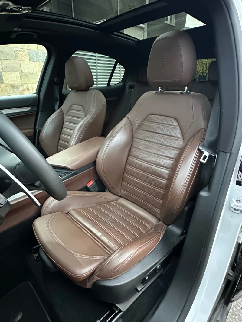 Alfa Romeo Stelvio 2.0 Veloce Q4 / Автоматик/Панорама/ШВЕЙЦАРИЯ, снимка 9 - Автомобили и джипове - 52648438