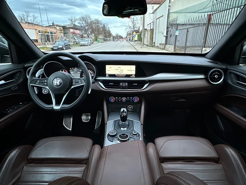 Alfa Romeo Stelvio 2.0 Veloce Q4 / Автоматик/Панорама/ШВЕЙЦАРИЯ, снимка 11 - Автомобили и джипове - 52648438