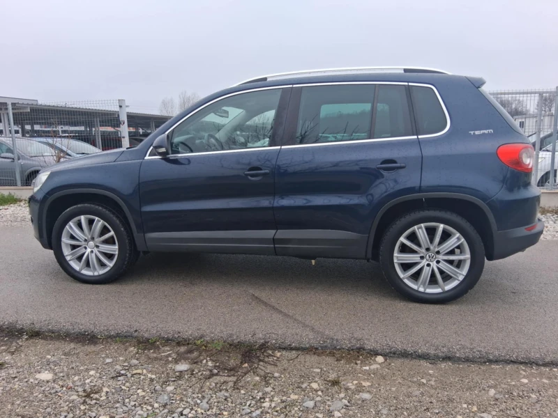 VW Tiguan Automat * 4x4* , снимка 2 - Автомобили и джипове - 52663719