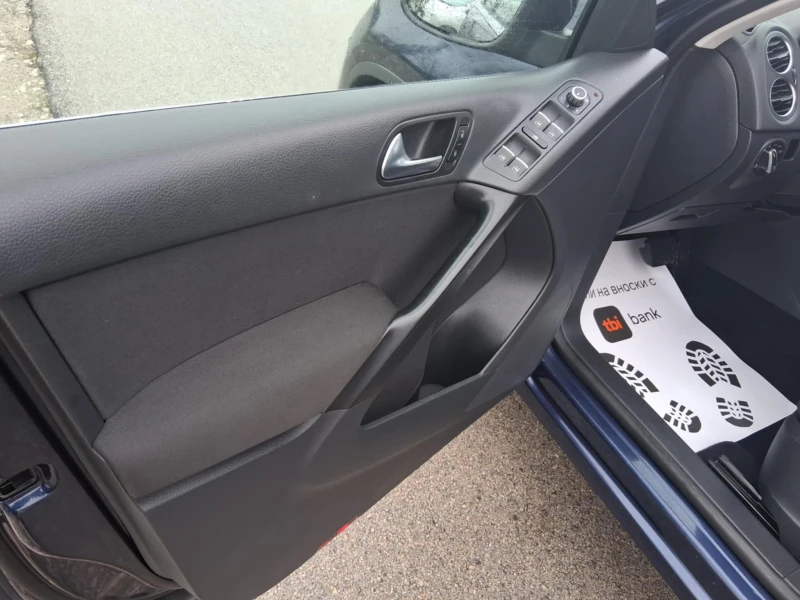 VW Tiguan Automat * 4x4* , снимка 10 - Автомобили и джипове - 52663719