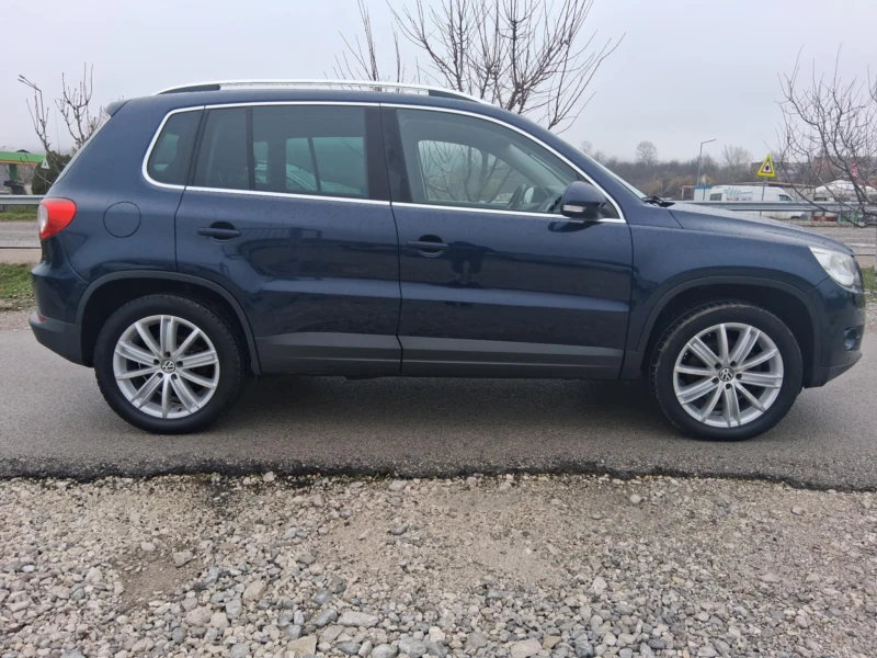 VW Tiguan Automat * 4x4* , снимка 6 - Автомобили и джипове - 52663719