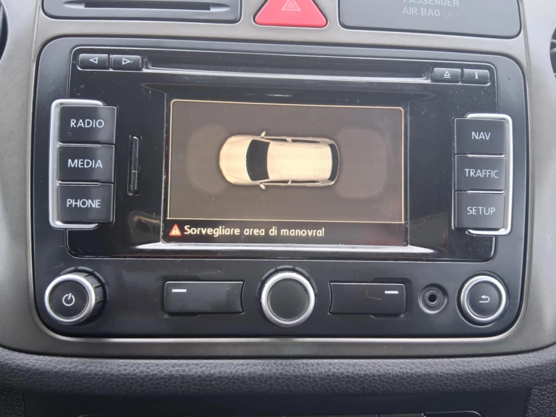 VW Tiguan Automat * 4x4* , снимка 14 - Автомобили и джипове - 52663719