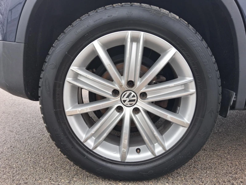 VW Tiguan Automat * 4x4* , снимка 16 - Автомобили и джипове - 52663719