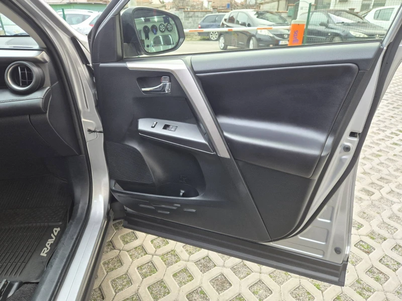 Toyota Rav4, снимка 11 - Автомобили и джипове - 53488794