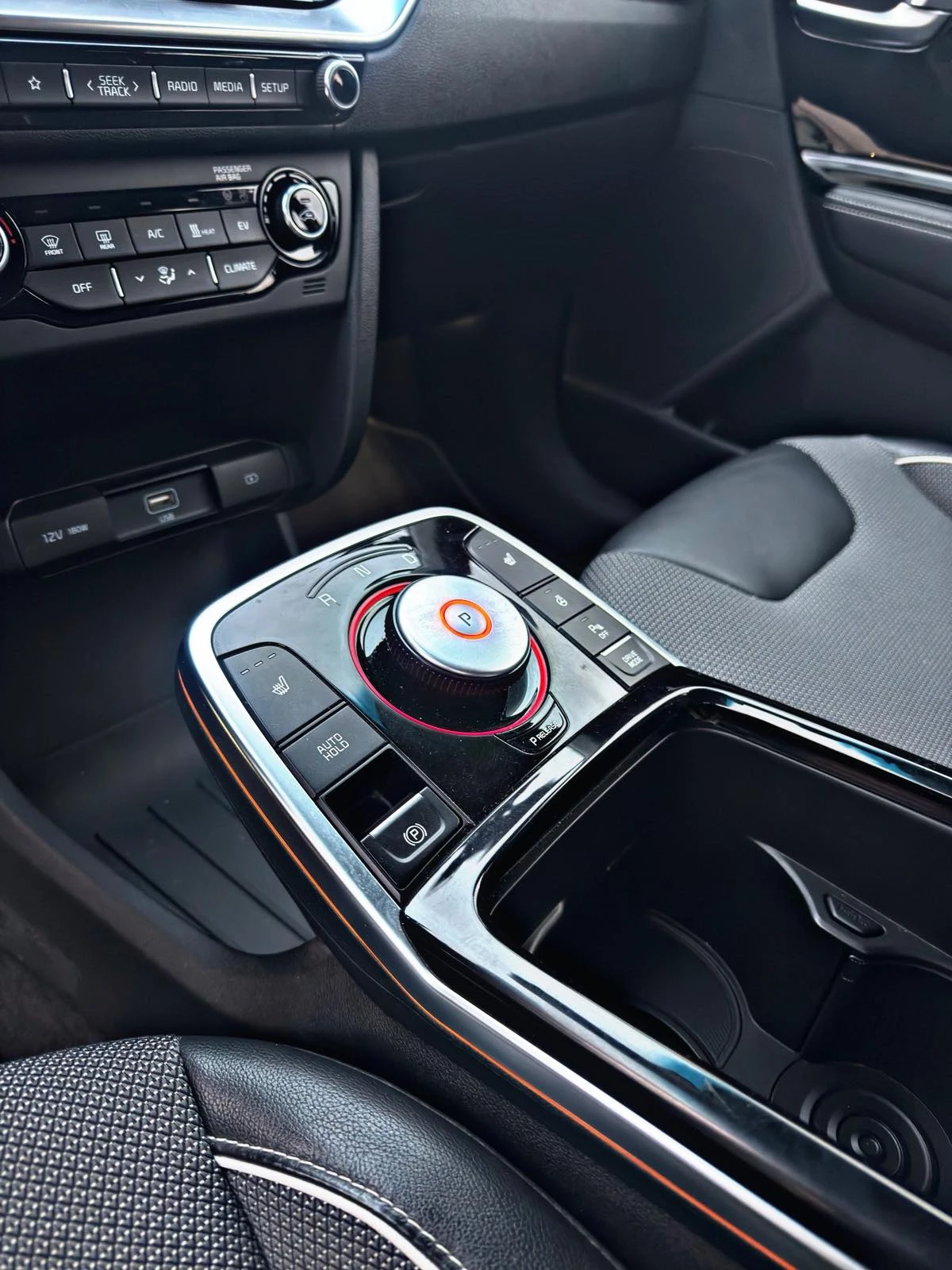 Kia Niro 64KWh/DYNAMIC LINE/KIA CONN/SOH100% | Mobile.bg   13