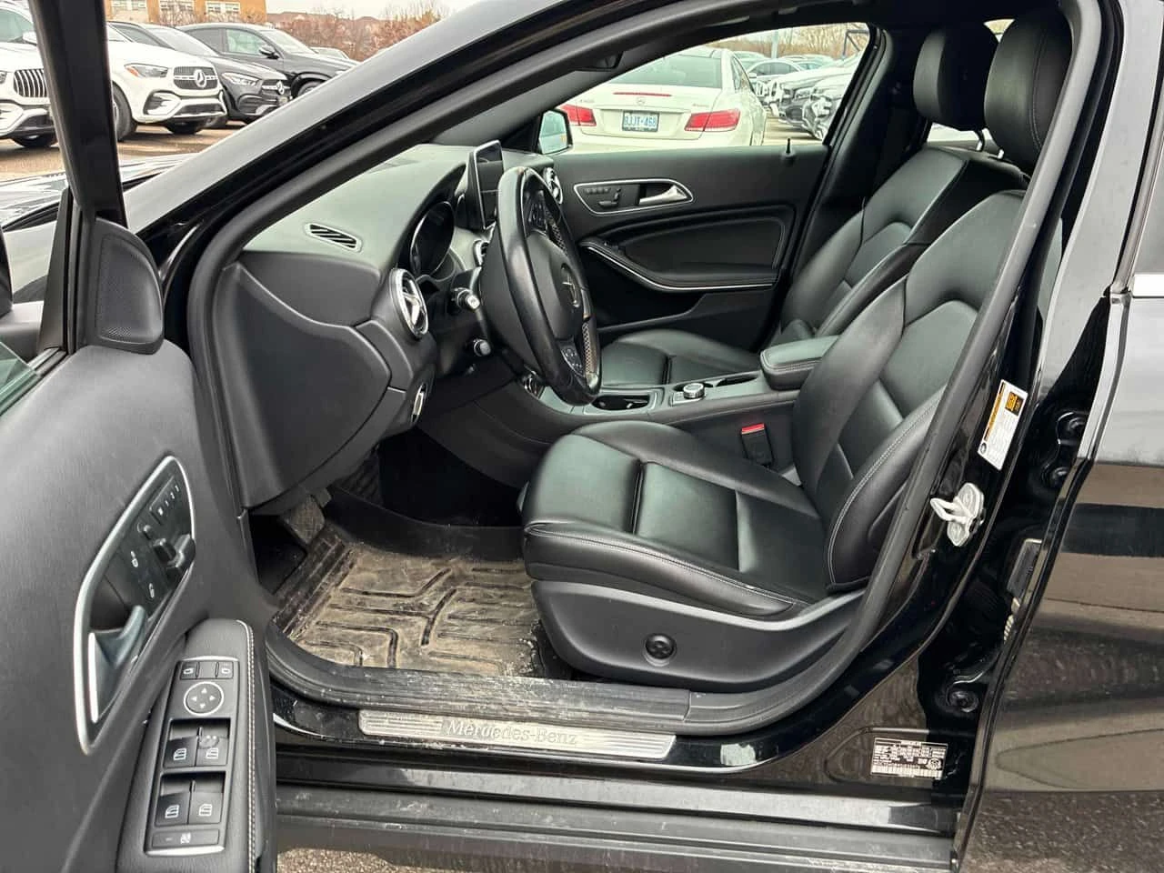 Mercedes-Benz GLA 250 ПАНОРАМА/ОТ ПРЕДСТАВИТЕЛСТВО НА MERCEDES, снимка 7 - Автомобили и джипове - 54058063