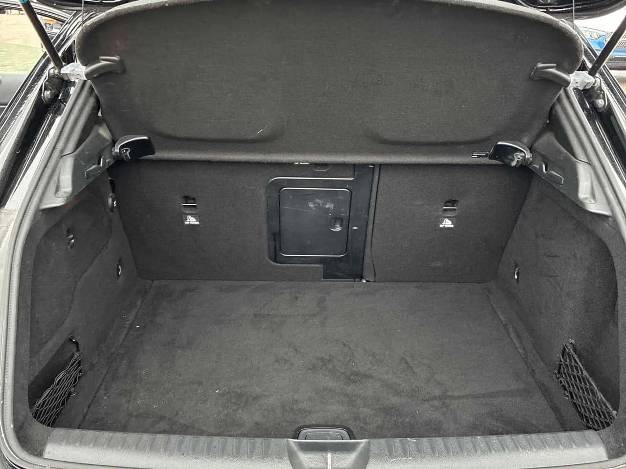 Mercedes-Benz GLA 250 ПАНОРАМА/ОТ ПРЕДСТАВИТЕЛСТВО НА MERCEDES, снимка 13 - Автомобили и джипове - 54058063