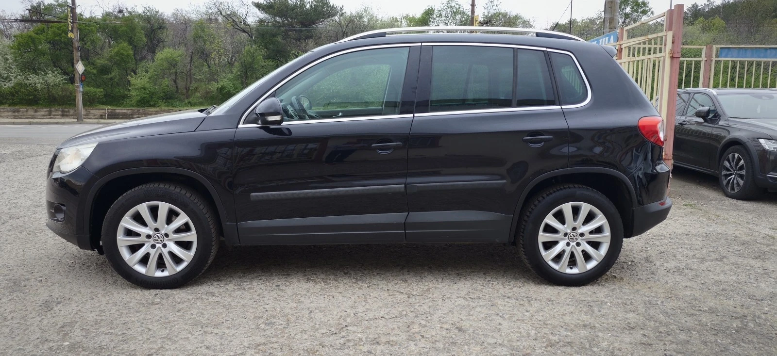VW Tiguan 2.0D4x4, снимка 4 - Автомобили и джипове - 54266795
