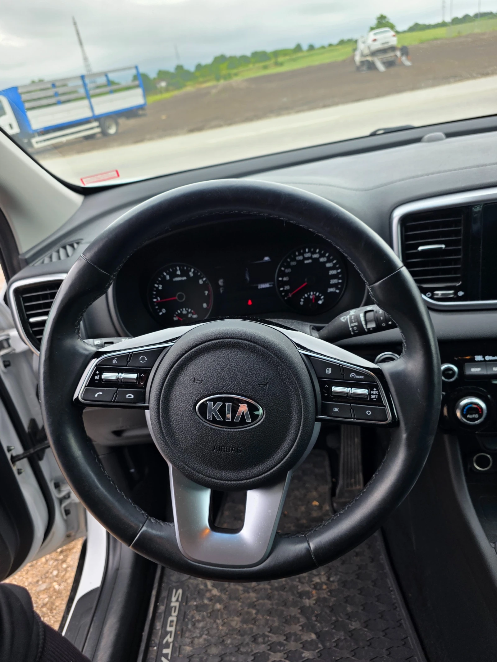Kia Sportage на части, снимка 11 - Автомобили и джипове - 54882543
