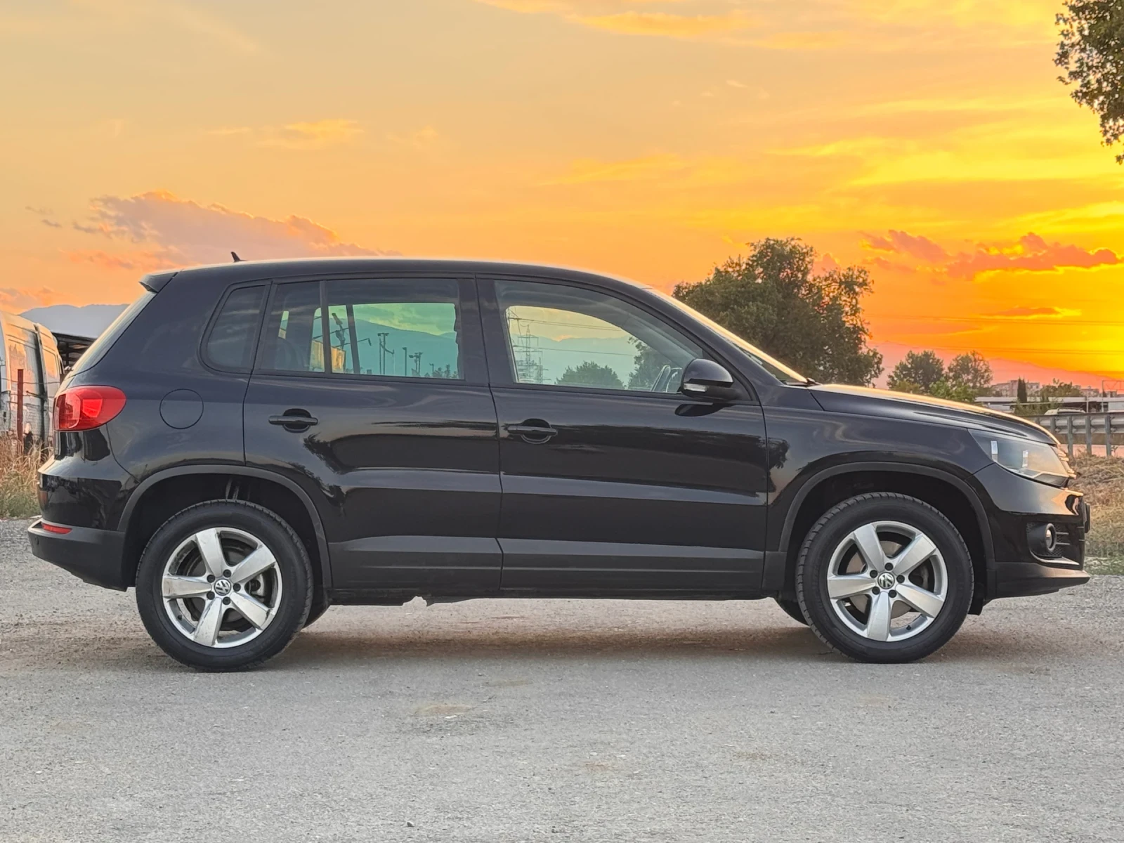 VW Tiguan 2.0 tdi 110 kc Facelift Highline, снимка 5 - Автомобили и джипове - 55838643