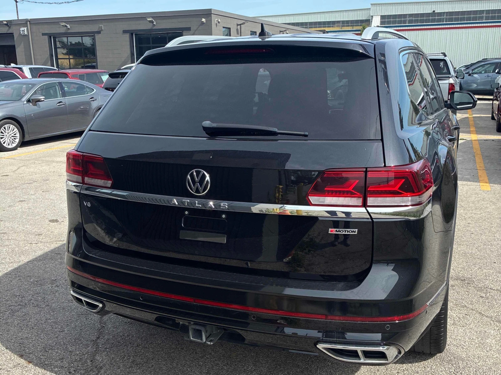 VW Atlas * Execline * CARFAX * ОПЦИЯ ЗА ФИНАНСИРАНЕ , снимка 4 - Автомобили и джипове - 56002409