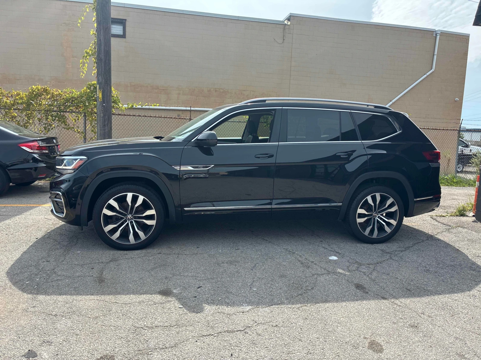 VW Atlas * Execline * CARFAX * ОПЦИЯ ЗА ФИНАНСИРАНЕ , снимка 2 - Автомобили и джипове - 56002409