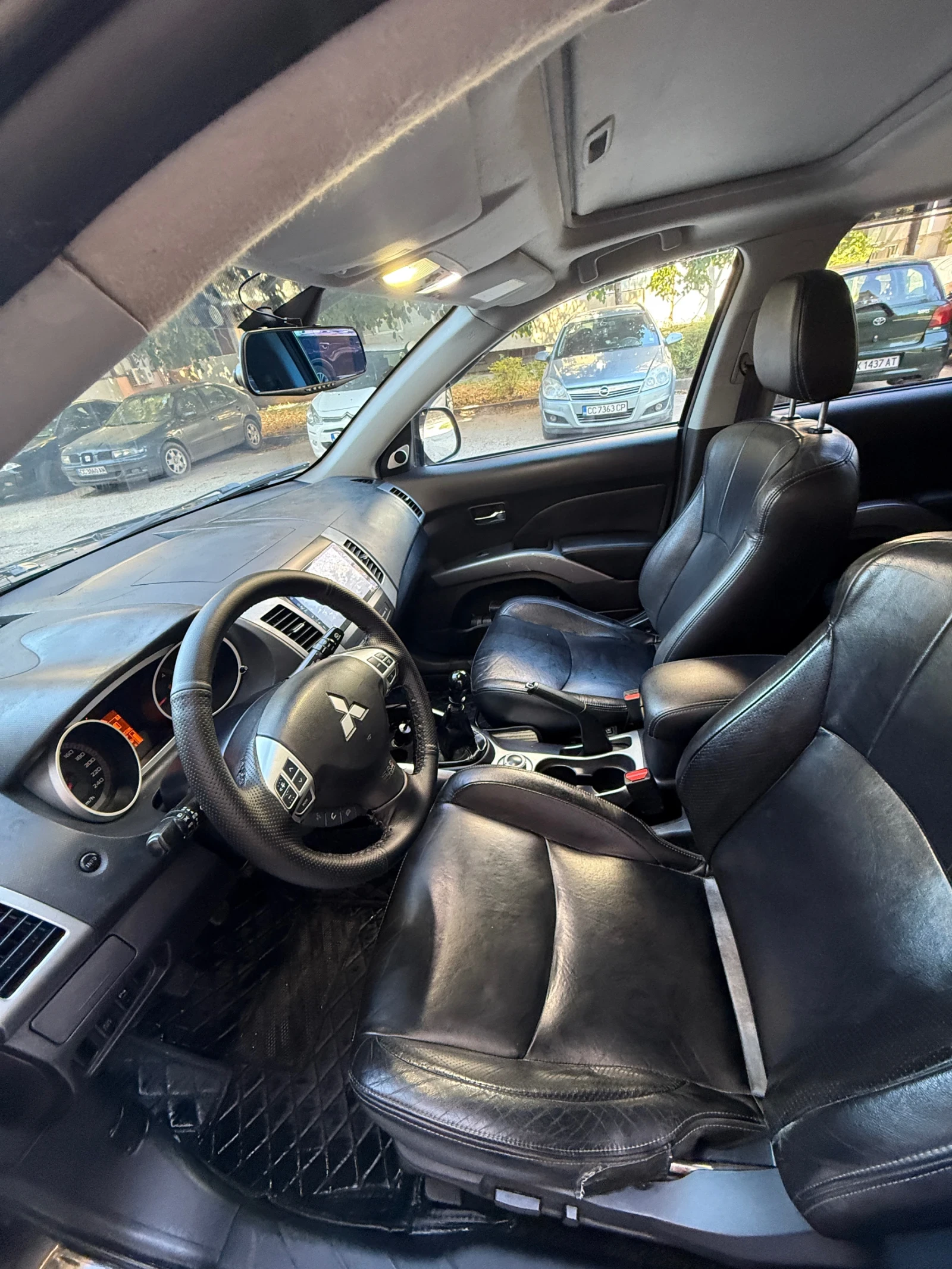 Mitsubishi Outlander HDI, снимка 6 - Автомобили и джипове - 56340418