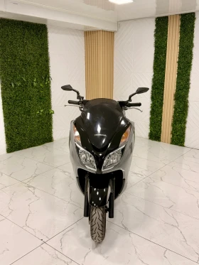 ����� �� �������� �� Honda Forza 300