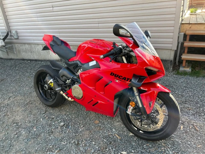 Ducati Panigale * v4s* CARFAX * БЕЗ ПЪРВОНАЧАЛНА ВНОСКА, снимка 2 - Мотоциклети и мототехника - 52841595