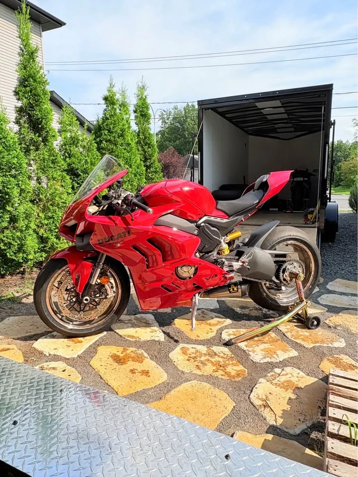 Ducati Panigale * v4s* CARFAX * БЕЗ ПЪРВОНАЧАЛНА ВНОСКА - изображение 3