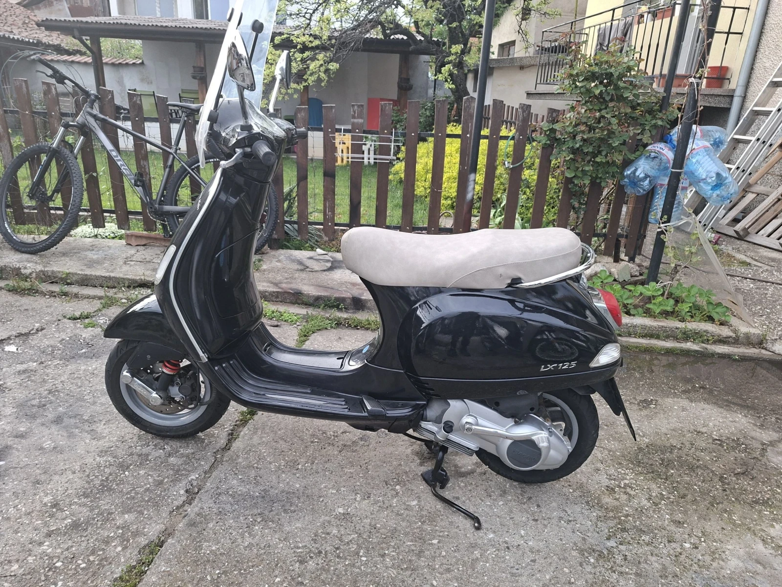 Vespa 125 125е уникат на 100%реални километри 2009год., снимка 3 - Мотоциклети и мототехника - 54458935