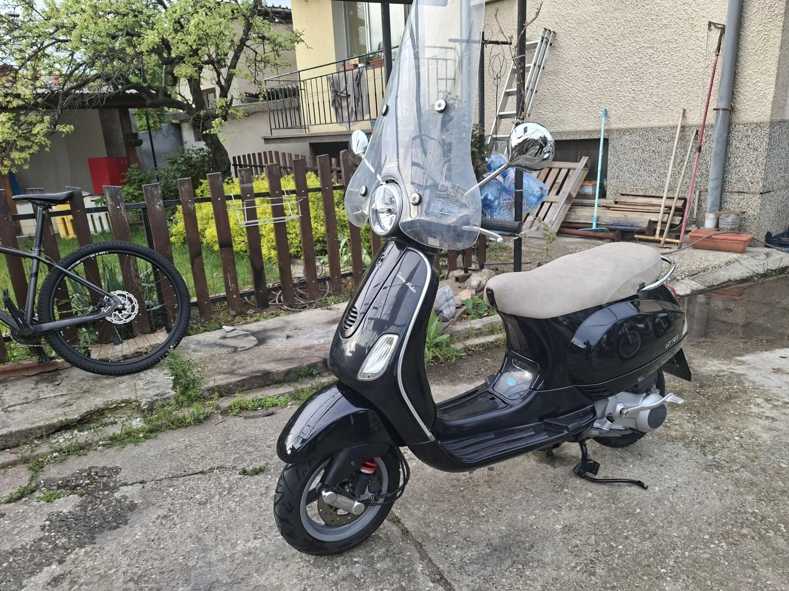 Vespa 125 125е уникат на 100%реални километри 2009год., снимка 13 - Мотоциклети и мототехника - 54458935