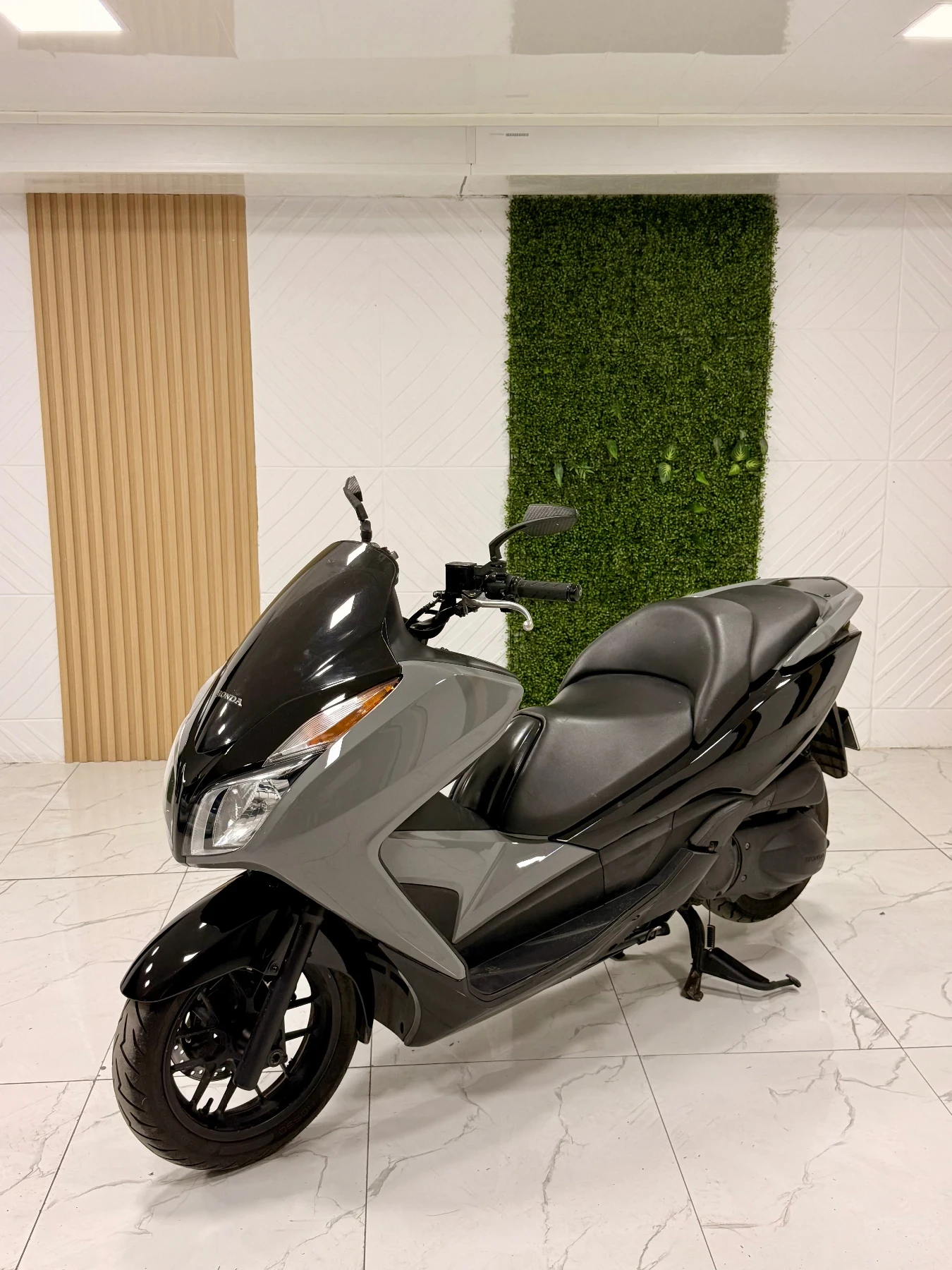 Honda Forza 300