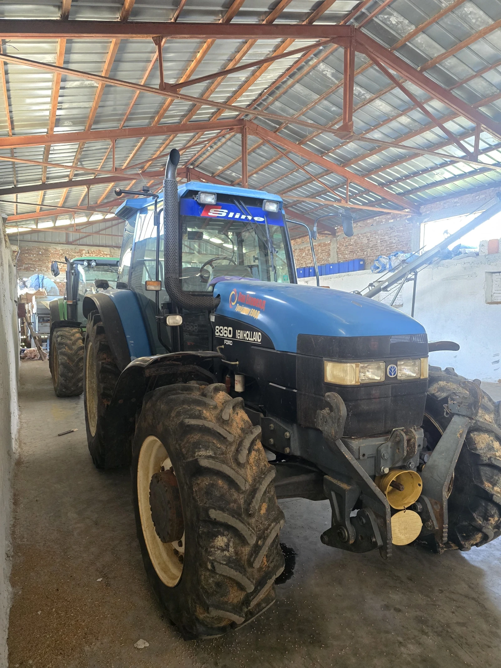 Трактор New Holland 8360, снимка 2 - Селскостопанска техника - 54595115