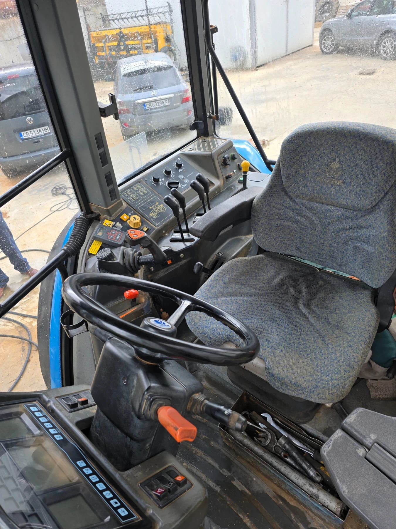 Трактор New Holland 8360, снимка 6 - Селскостопанска техника - 54595115