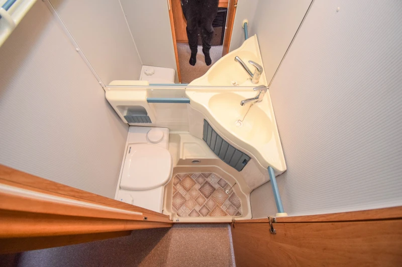 Каравана Knaus Sudwind Savanna 530TK+ ФОРСЕЛТ/5+ 1 места, снимка 15 - Каравани и кемпери - 52920036