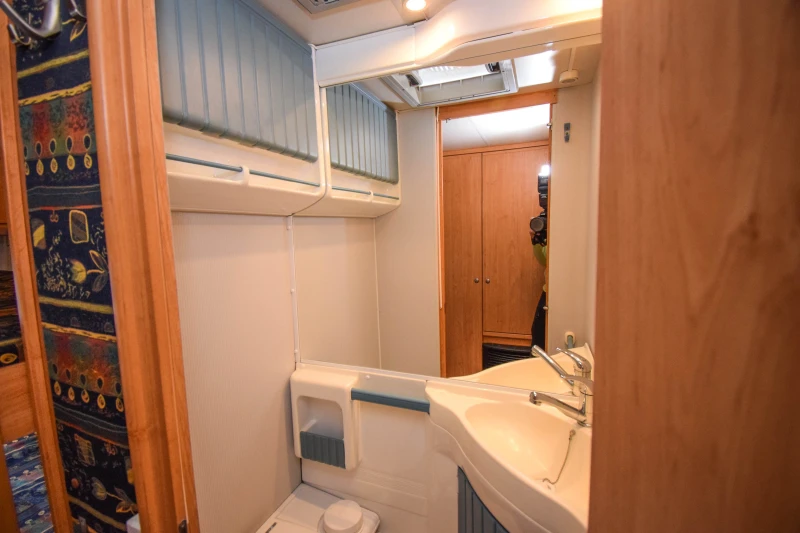 Каравана Knaus Sudwind Savanna 530TK+ ФОРСЕЛТ/5+ 1 места, снимка 14 - Каравани и кемпери - 52920036