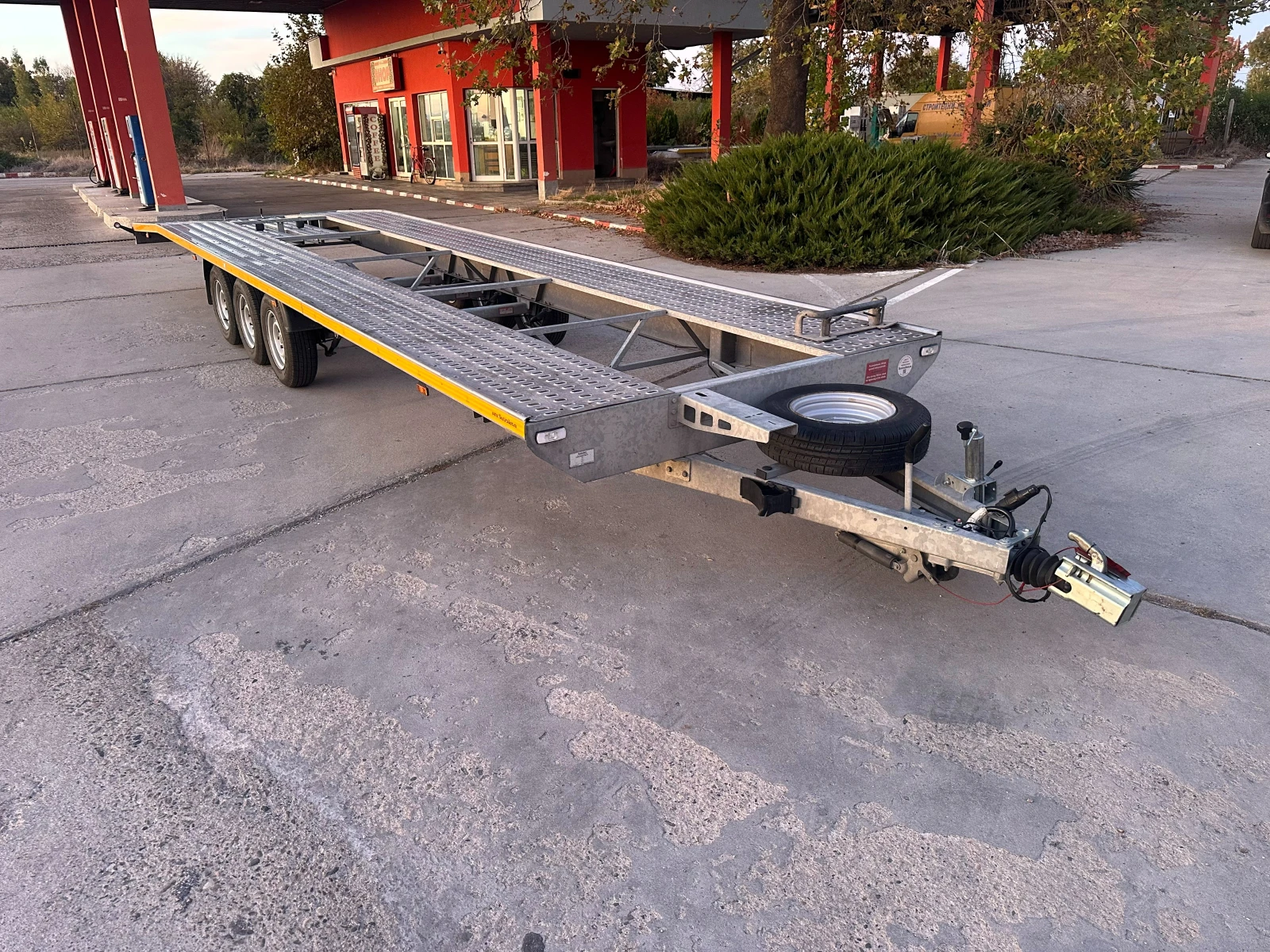 �� ��������� ������* 3500��.* 8.50�./2.20�.* 3 ���*  | Mobile.bg � ����������� 3