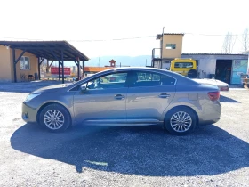 Toyota Avensis 1.8 - Газов Инжекцион!, снимка 14